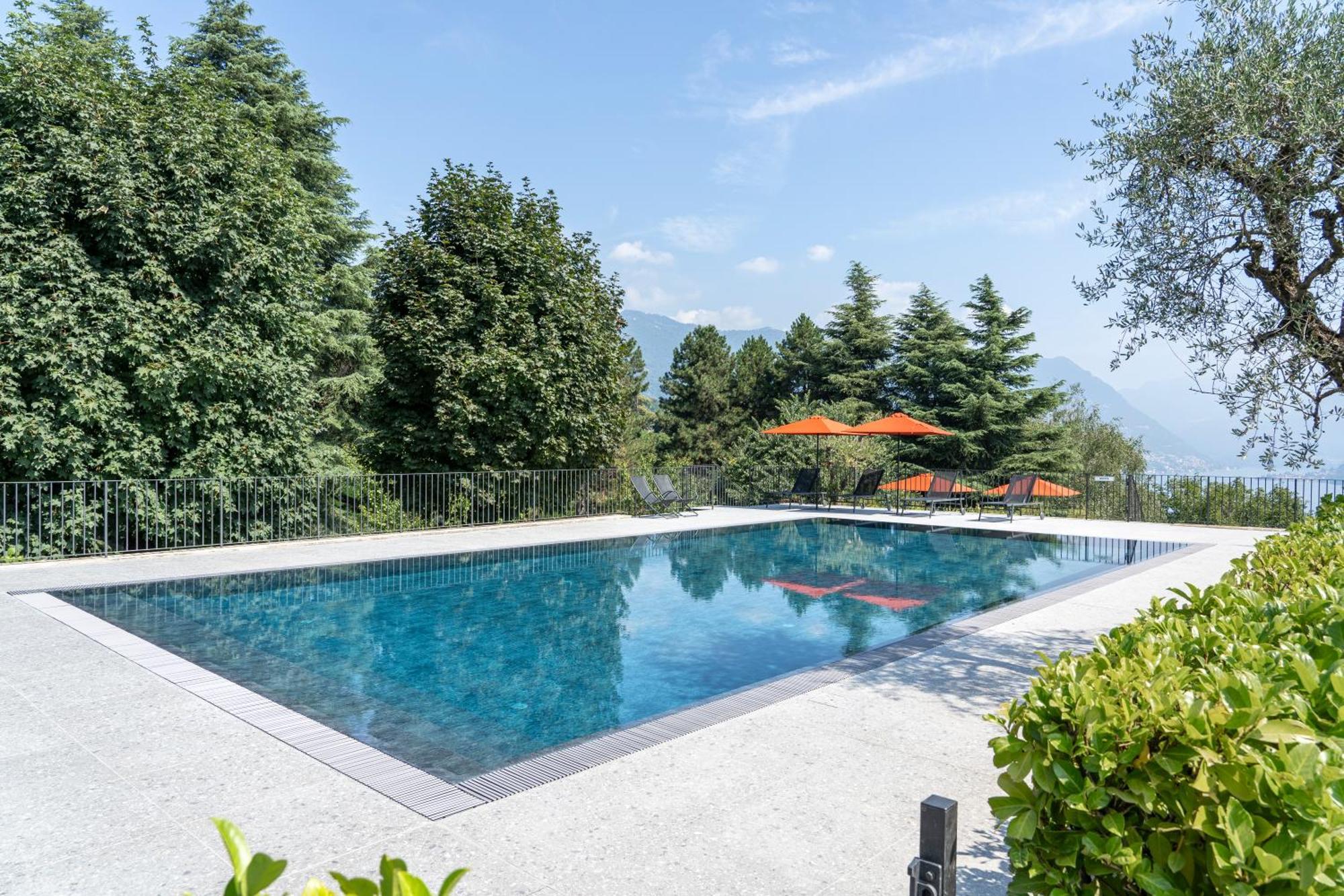 Alex'S Luxury Lake View Apt Pool And Tennis Como Exterior photo